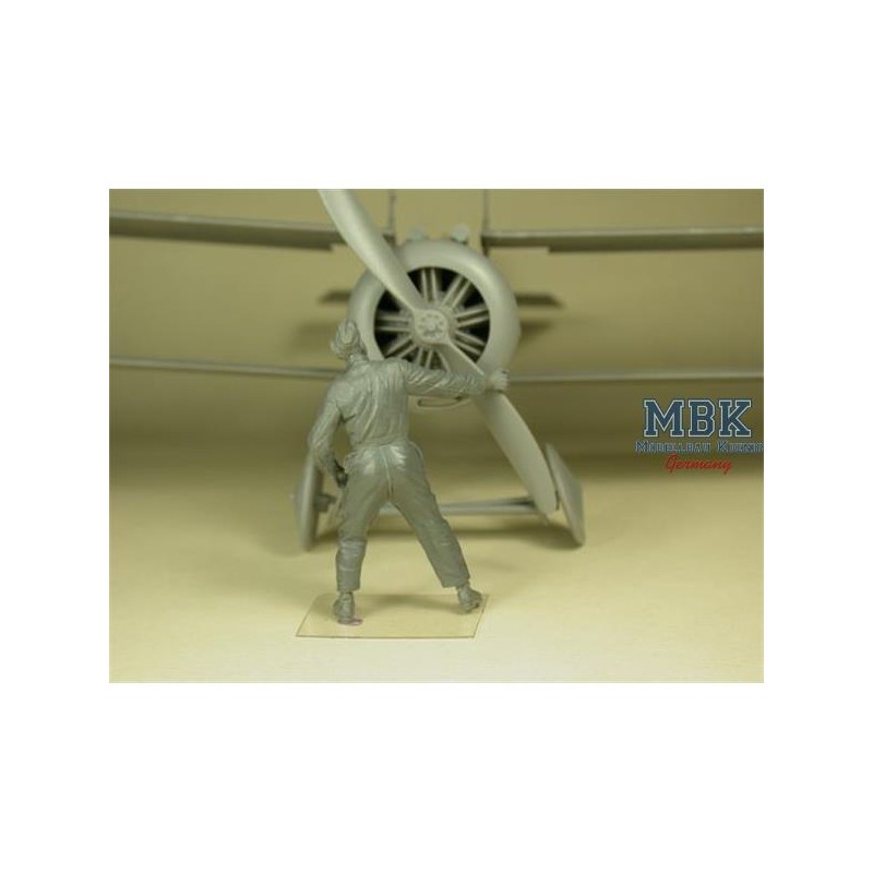 Figurine – RFC Air Mechanic faisant tourner l'hélice