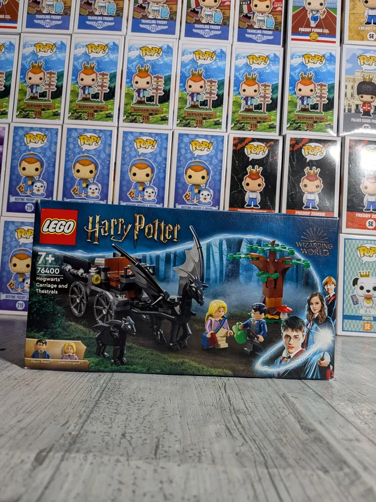 Hogwarts Carriage and Thestrals | LEGO Harry Potter #76400