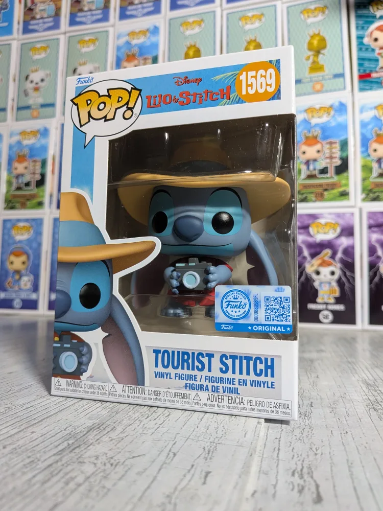 Disney #1569 – Funko Pop! – Tourist Stitch